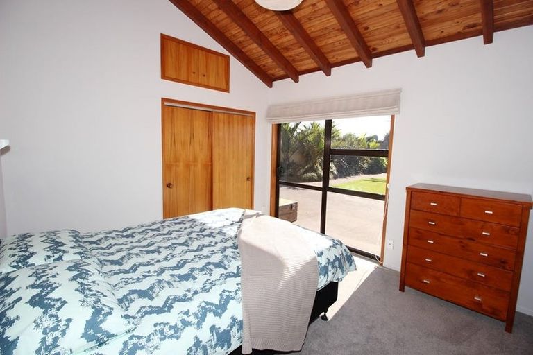 Photo of property in 108 Wade River Road, Wade Heads, Whangaparaoa, 0932