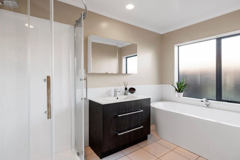 Photo of property in 23 Cate Road, Rototuna, Hamilton, 3210