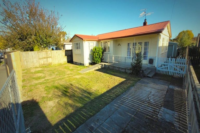 Photo of property in 17 Costley Street, Carterton, 5713