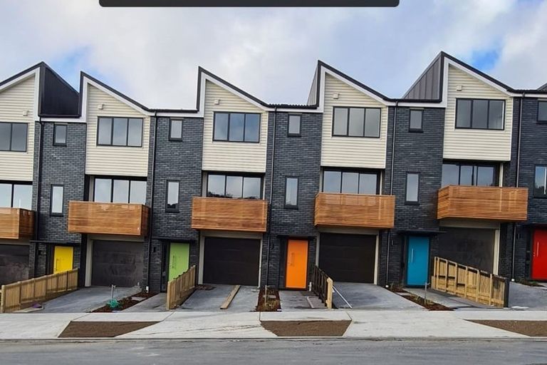 Photo of property in 21 Holystone Road, Whitby, Porirua, 5024