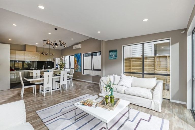 Photo of property in 29 Ascension Crescent, Orewa, 0931