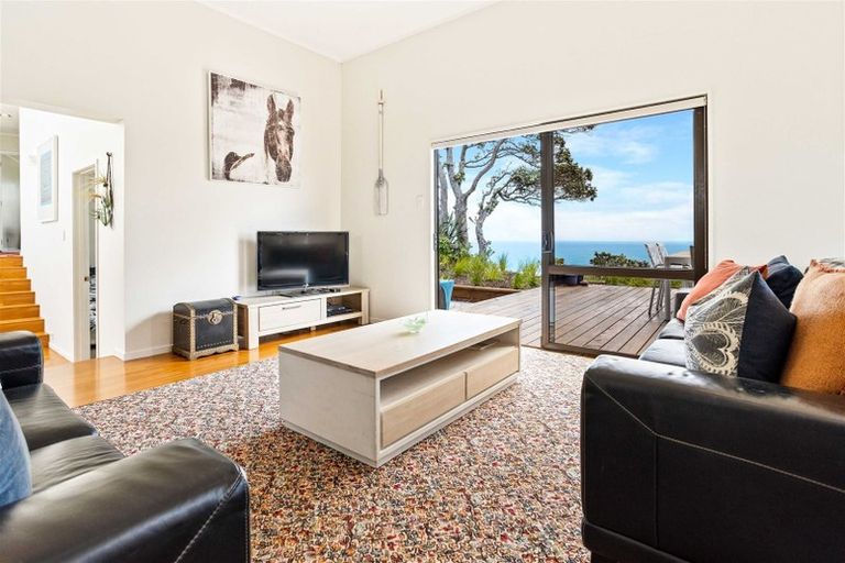 Photo of property in 107 Oaia Road, Muriwai, Waimauku, 0881