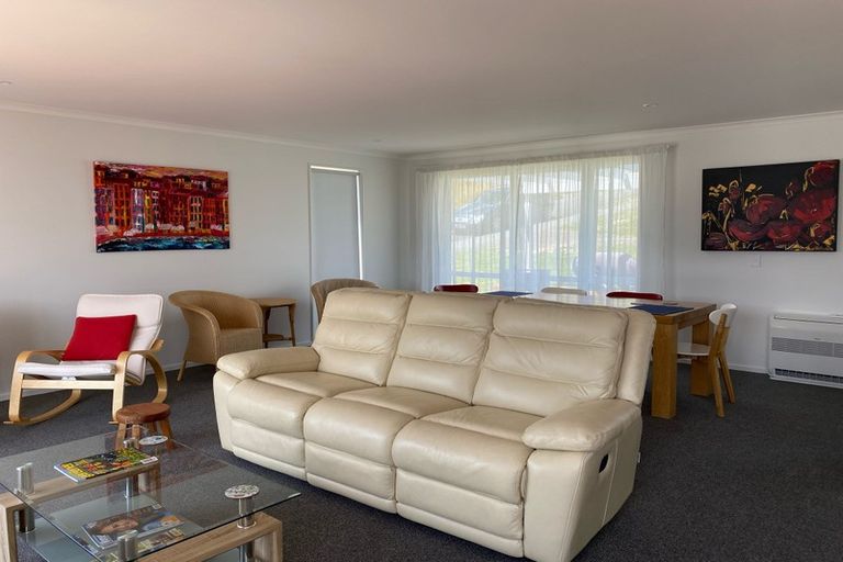 Photo of property in 9 Totara Drive, Duvauchelle, 7581