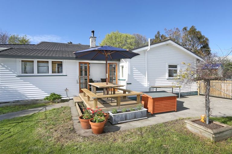 Photo of property in 427 Featherston Street, Palmerston North, 4414