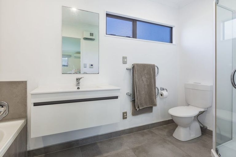 Photo of property in 8 Bowman Place, Whitby, Porirua, 5024