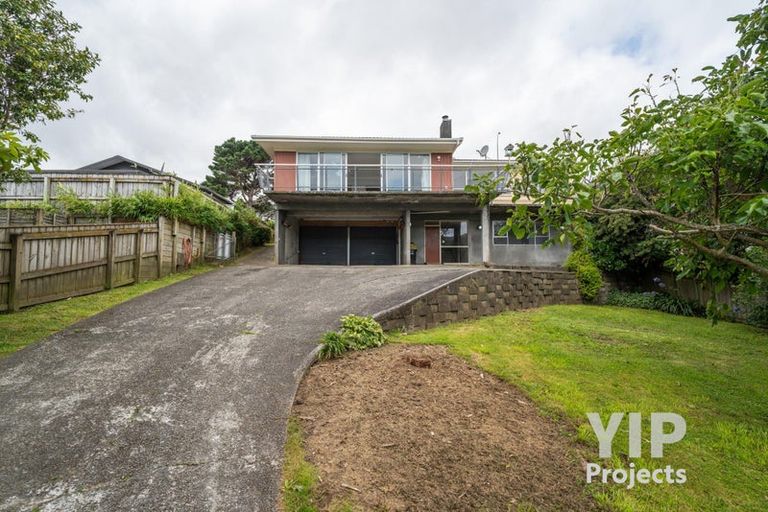Photo of property in 22 Tremewan Street, Tawa, Wellington, 5028