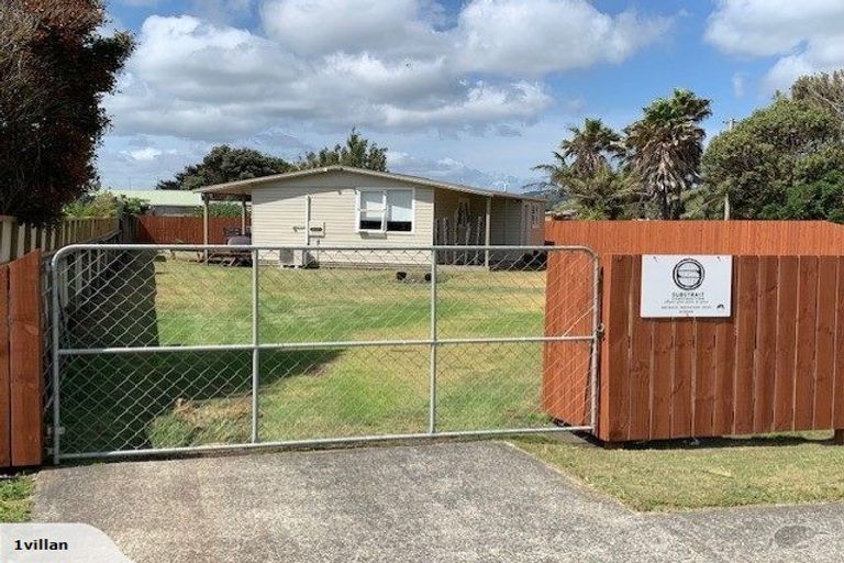 Photo of property in 8 Mission Road, Port Waikato, Tuakau, 2695