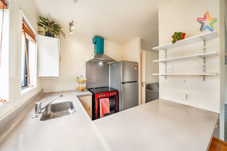 Photo of property in 2/74 Waiwhetu Road, Waiwhetu, Lower Hutt, 5010