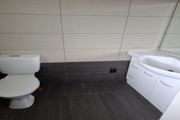 Photo of property in 7b Abel Tasman Avenue, Henderson, Auckland, 0610