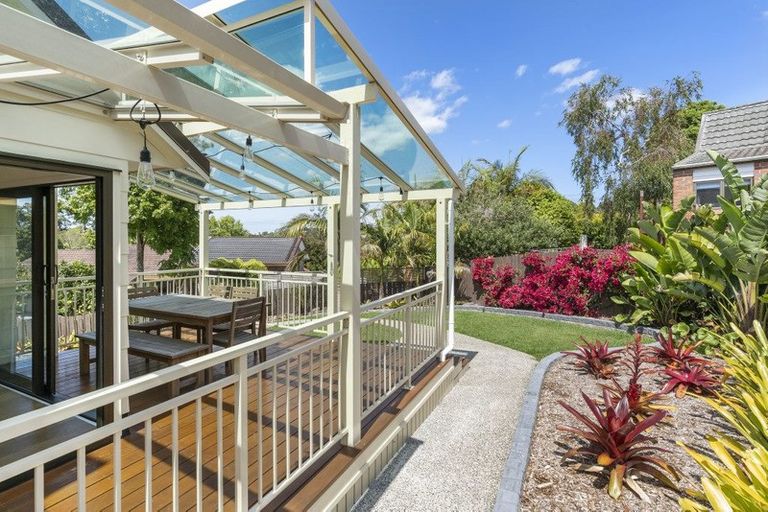Photo of property in 11 Holyoake Place, Chatswood, Auckland, 0626