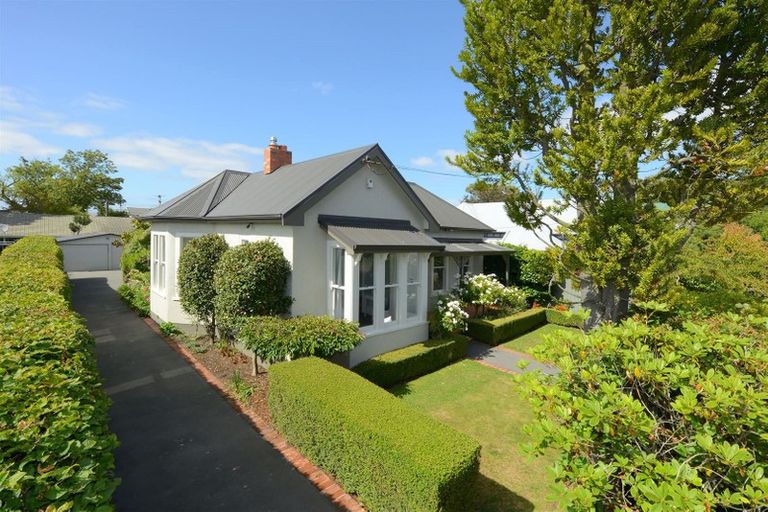 Photo of property in 14 Weston Road, St Albans, Christchurch, 8052