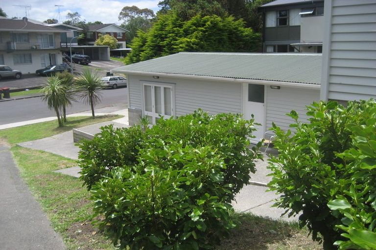 Photo of property in 5 Don Croot Street, Morningside, Auckland, 1021