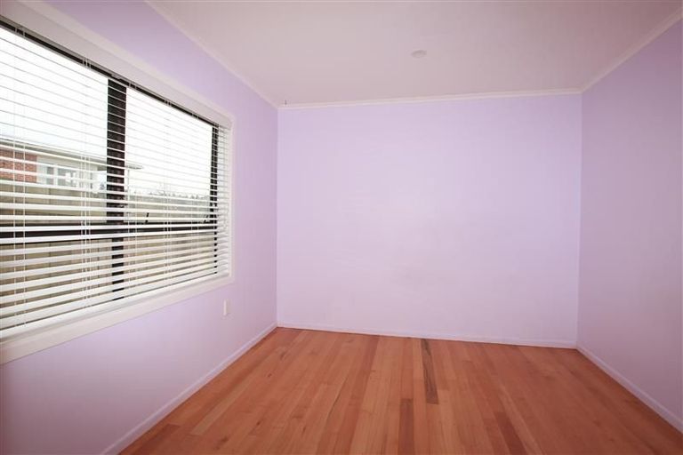 Photo of property in 1/658 Beach Road, Browns Bay, Auckland, 0630