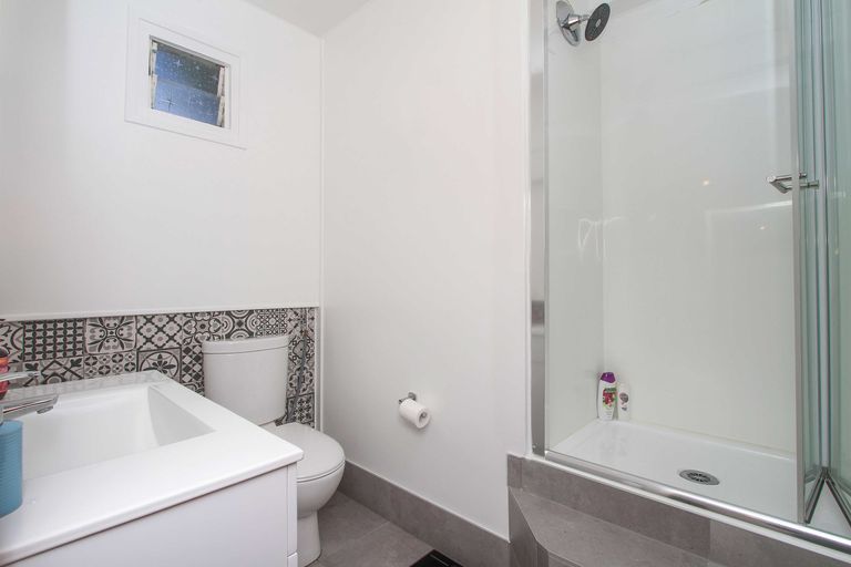 Photo of property in 1/19 Mcdowell Crescent, Hillcrest, Auckland, 0627