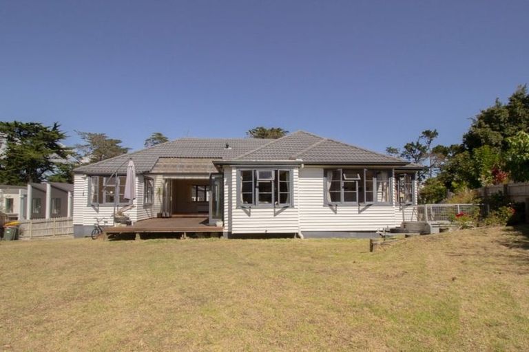 Photo of property in 11 Ramwall Place, Weymouth, Auckland, 2103