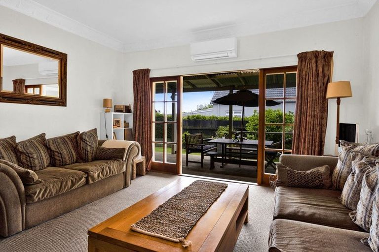 Photo of property in 58 Govett Avenue, Frankleigh Park, New Plymouth, 4310