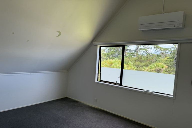Photo of property in 20b Regency Place, Sunnynook, Auckland, 0632