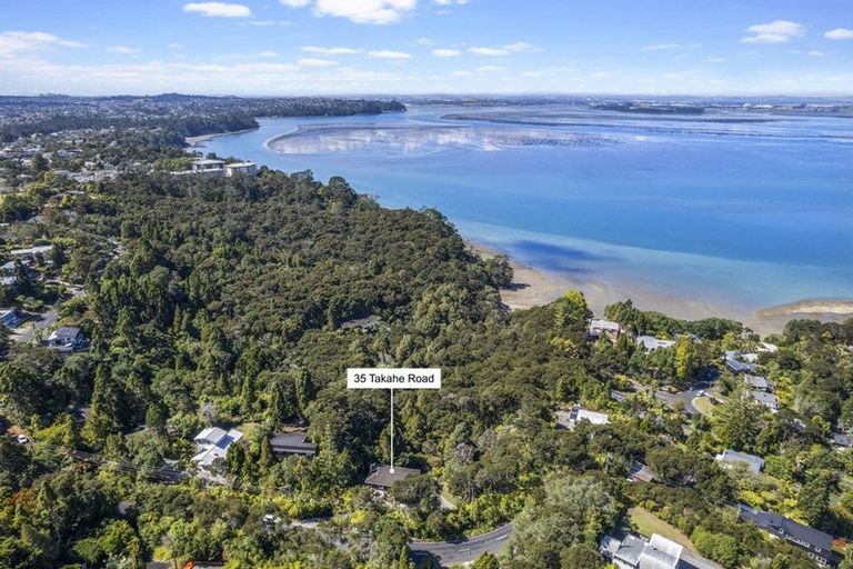 Photo of property in 35 Takahe Road, Titirangi, Auckland, 0604
