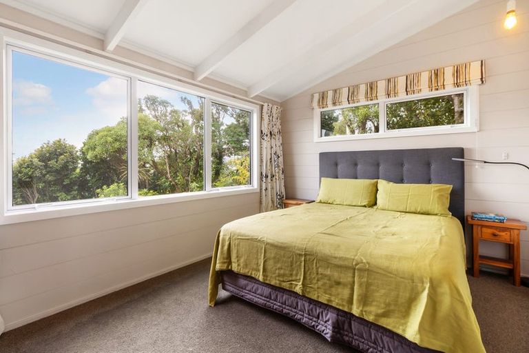 Photo of property in 87 Burgess Road, Newlands, Wellington, 6037