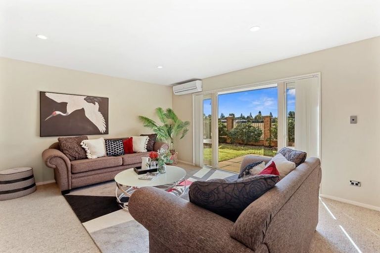 Photo of property in 5 Mcclintock Lane, Sockburn, Christchurch, 8042