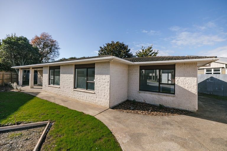 Photo of property in 2 Cypress Way, Levin, 5510