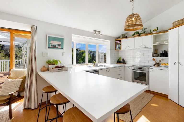 Photo of property in 29 Havelock Road, Hospital Hill, Napier, 4110