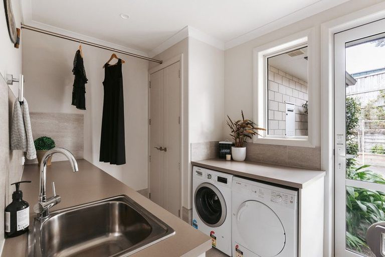 Photo of property in 30 Broadwater Close, Pyes Pa, Tauranga, 3112