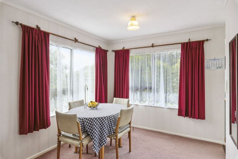 Photo of property in 66 Renown Road, Raumati South, Paraparaumu, 5032