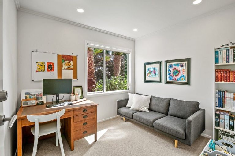 Photo of property in 17b Shearer Drive, Oakura, 4314