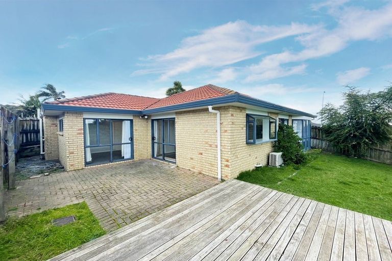 Photo of property in 2 Genesis Place, Flat Bush, Auckland, 2019