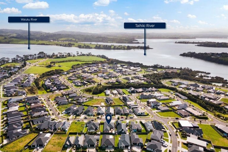 Photo of property in 24 Opouatu Avenue, Glenbrook, Waiuku, 2681