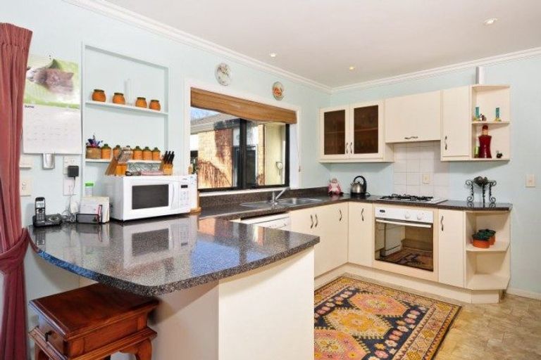 Photo of property in 114 Sandwich Road, St Andrews, Hamilton, 3200