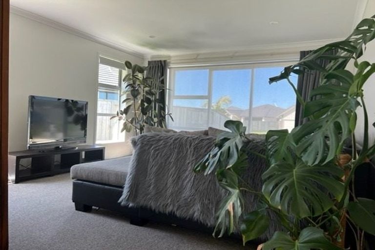 Photo of property in 9 Lakeside Terrace, Omokoroa, 3114