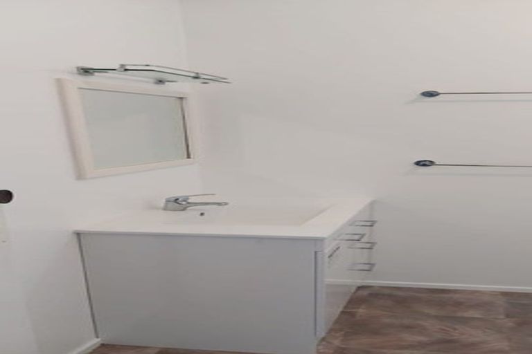 Photo of property in 12 Surat Place, Glen Eden, Auckland, 0602