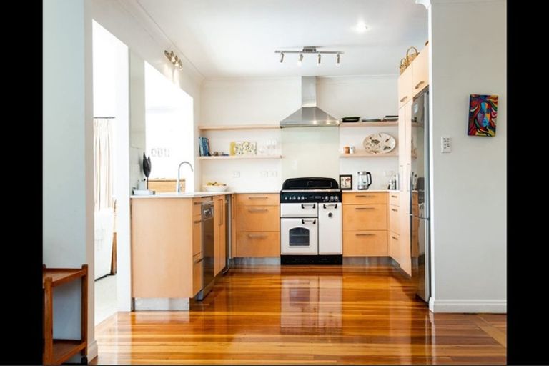 Photo of property in 59 Lucknow Road, Havelock North, 4130