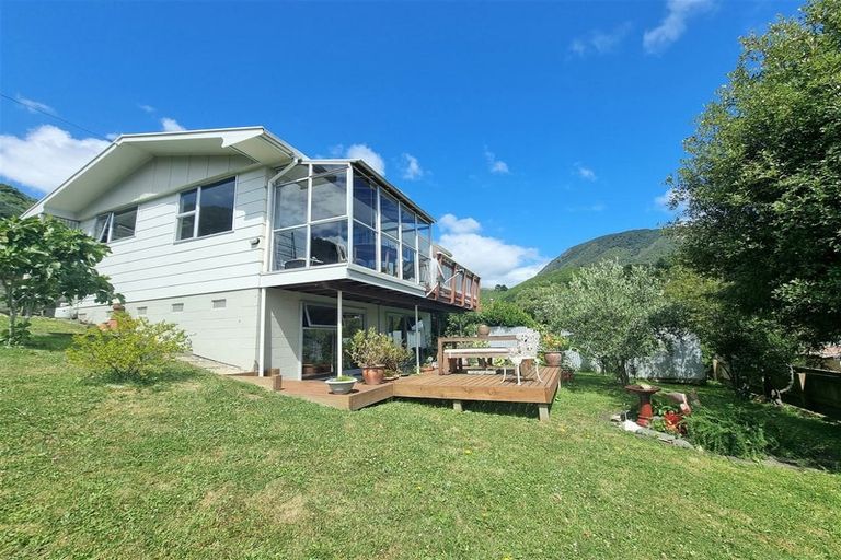 Photo of property in 71a Kent Street, Picton, 7220
