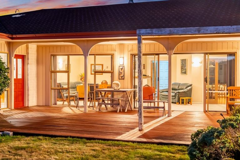 Photo of property in 298b Paekakariki Hill Road, Paekakariki Hill, Porirua, 5381