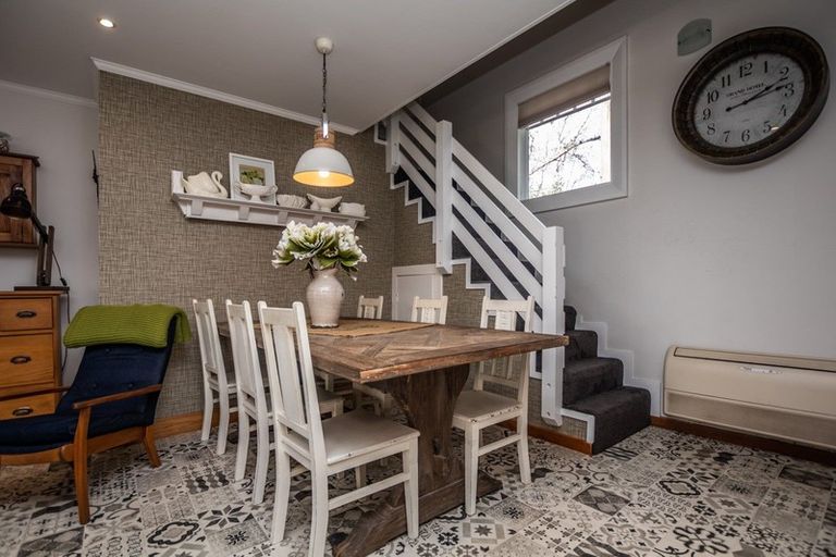 Photo of property in 1 Mary Street, Winton, 9720