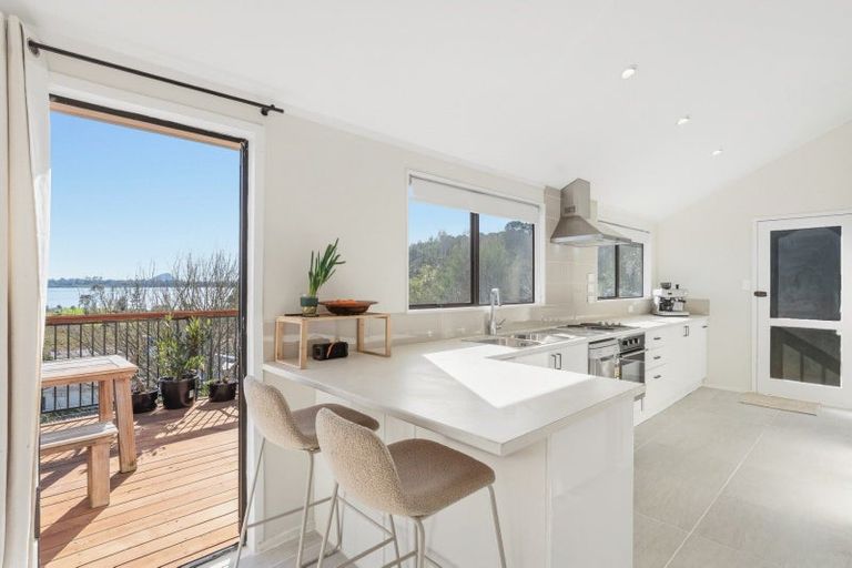 Photo of property in 33 Dingadee Street, Welcome Bay, Tauranga, 3112