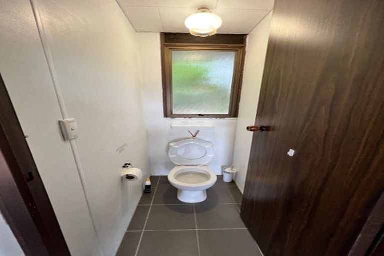 Photo of property in 1/520 Beach Road, Murrays Bay, Auckland, 0630