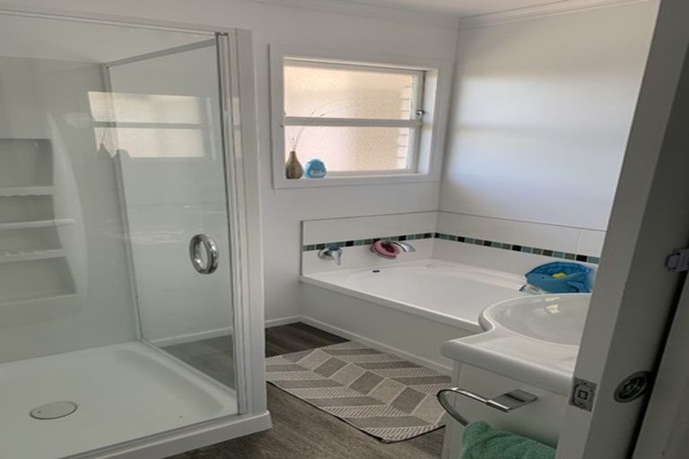 Photo of property in 70 Pohutukawa Drive, Pukete, Hamilton, 3200