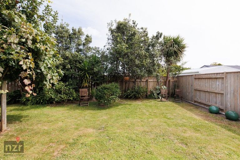 Photo of property in 23 Masefield Terrace, Kelvin Grove, Palmerston North, 4414