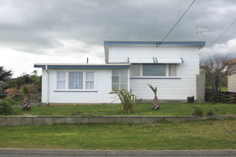 Photo of property in 98 Kahukura Avenue, Waitarere Beach, Levin, 5510