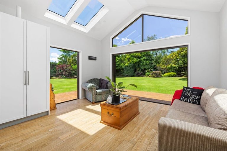 Photo of property in 132 Motu Road, Kumeu, 0891