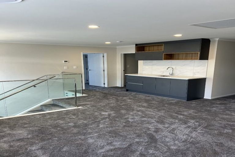 Photo of property in 28 Ballyalton Crescent, Flat Bush, 2019