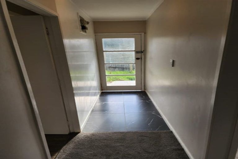 Photo of property in 1/198 Verbena Road, Birkdale, Auckland, 0626