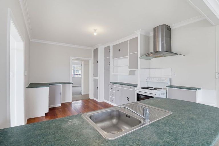 Photo of property in 17 Winchester Street, Levin, 5510