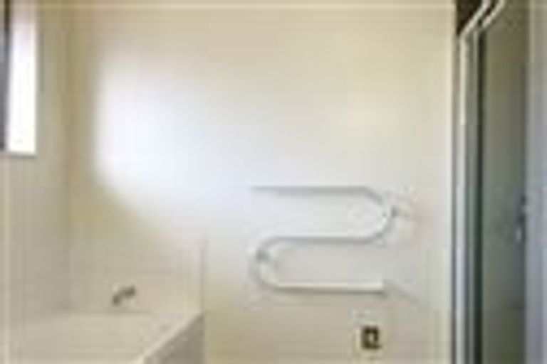 Photo of property in 39 Chesterfield Mews, Russley, Christchurch, 8042