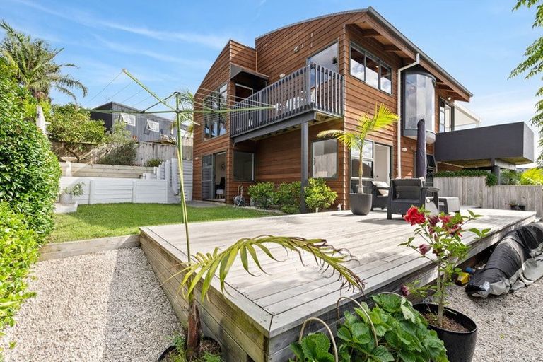 Photo of property in 1/42 Amorino Drive, Red Beach, 0932