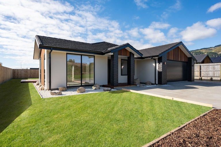 Photo of property in 32 Greenway Crescent, Hope, Richmond, 7020